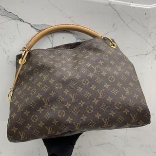 LV Bag-Louis Vuitton Artsy Tote MM EMP Noir, Luxury, Bags & Wallets on  Carousell