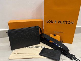 LOUIS VUITTON Gaston Wearable Wallet - Bleu