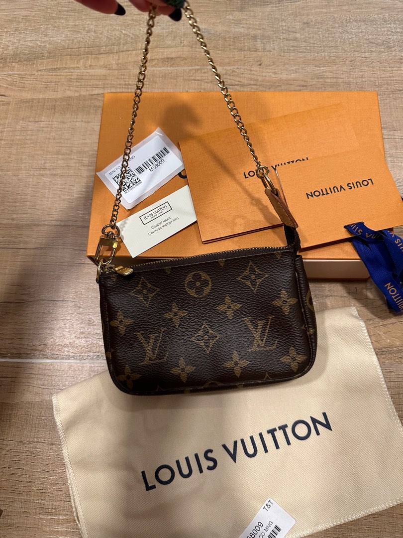 Louis Vuitton Mini Pochette Accessoires Monogram Fuchsia Monogram