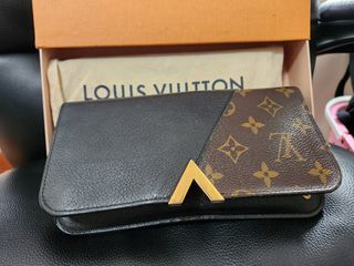 Louis Vuitton Leather Folding Wallets (M82344) in 2023