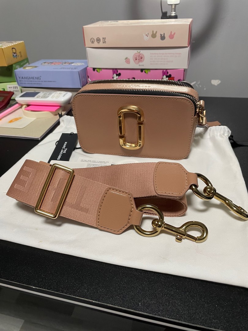Marc Jacob Sunkissed Snapshot, Women's Fashion, Bags & Wallets, Cross-body  Bags on Carousell