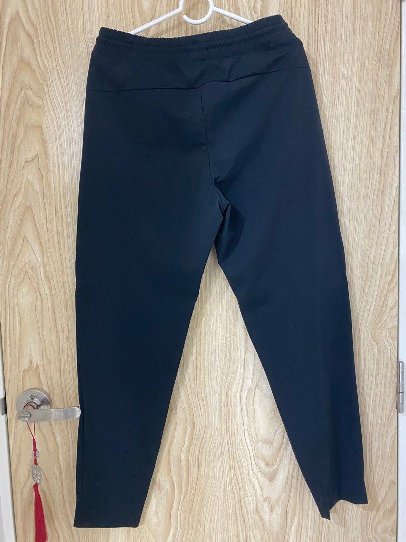 Men Uniqlo Grey Activewear Jogger, Men's Fashion, Bottoms, Joggers on  Carousell