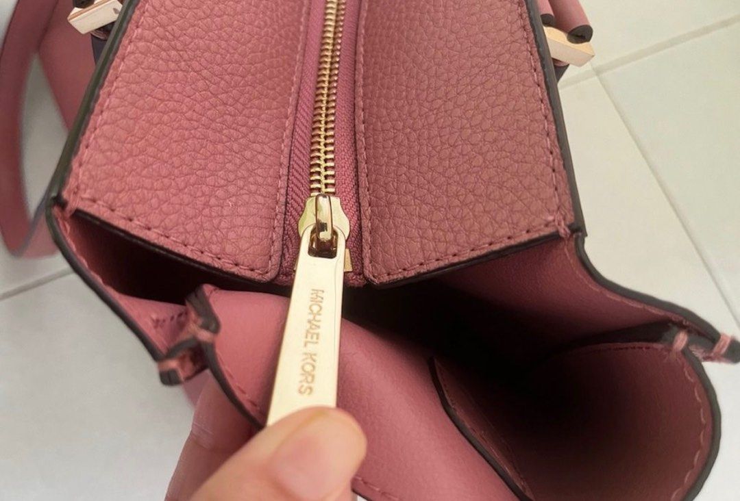 Michael kors handbags sales dfo