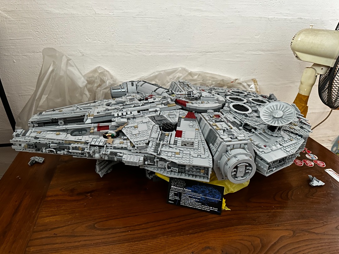 Lego millennium falcon size comparison outlet