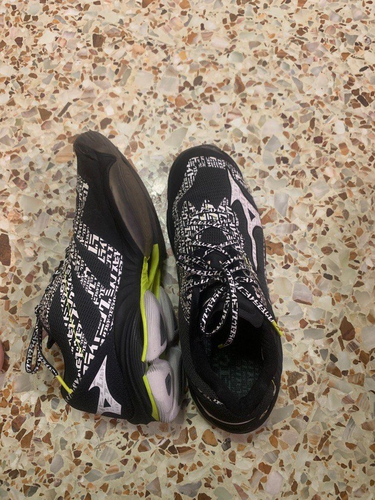 Mizuno limited top edition volleyball shoes