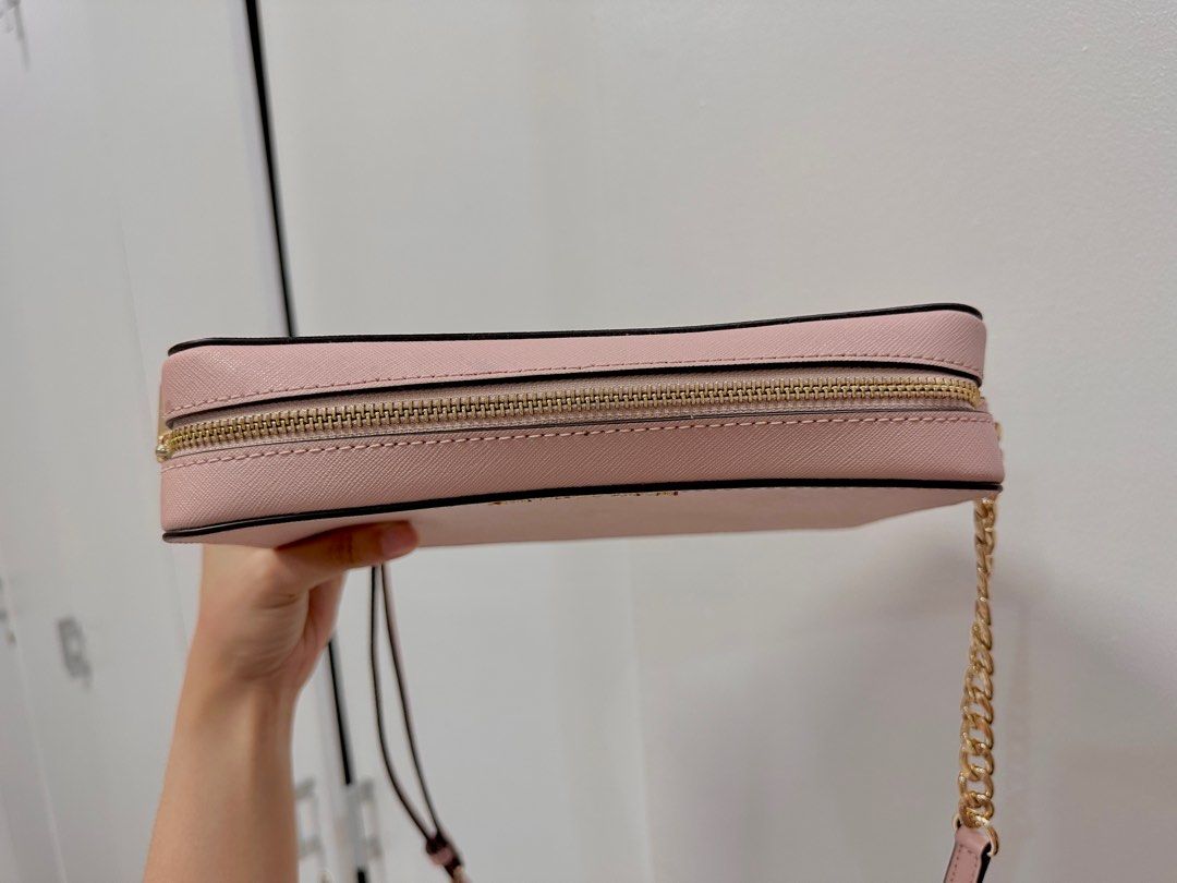 Michael Kors Jetset Crossbody Bag (Category: Luxury Bags & Wallets) located in Antipolo. Submitted by justcali (Listing ID 1243430096, Image 3). Description: MK Jetset Crossbody Bag Pink Used twice only With care card receipt and tag Guaranteed authentic Mode of delivery: Lalamove/gogo express/LBC SF to be shouldered by buyer.