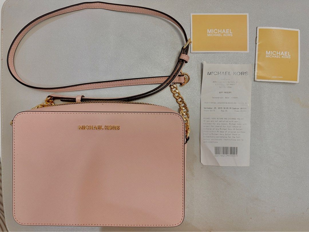 Michael Kors Jetset Crossbody Bag (Category: Luxury Bags & Wallets) located in Antipolo. Submitted by justcali (Listing ID 1243430096, Image 2). Description: MK Jetset Crossbody Bag Pink Used twice only With care card receipt and tag Guaranteed authentic Mode of delivery: Lalamove/gogo express/LBC SF to be shouldered by buyer.