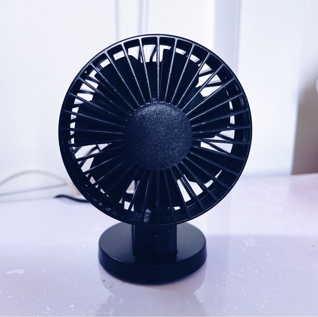 MUJI USB Desk Fan (9ZF001AZ), Furniture & Home Living, Lighting & Fans