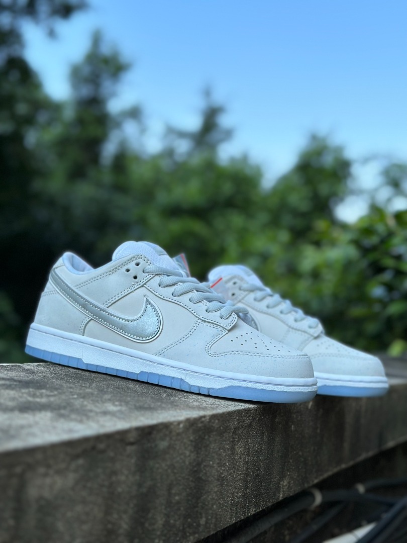 White and blue best sale nike sb