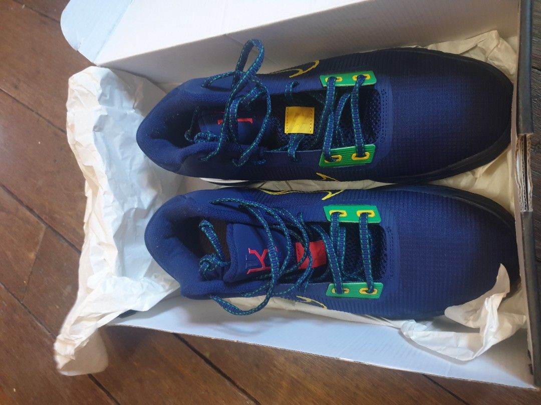 NIKE FLYTRAP 4
