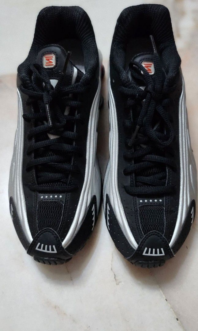 Nike shox r4 clearance og black metallic silver