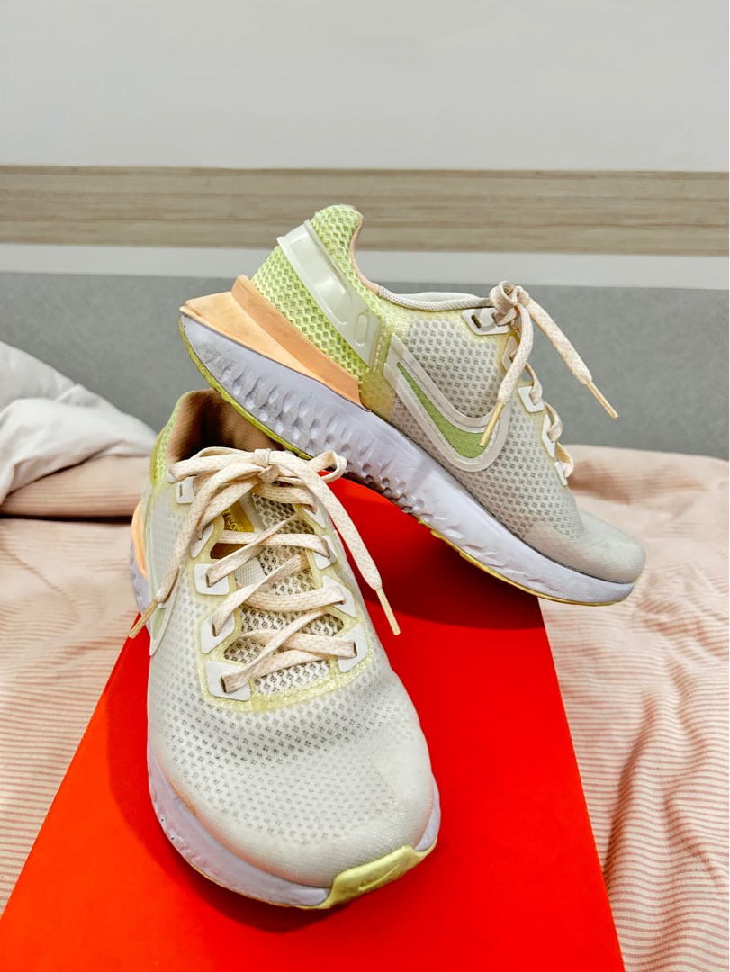 Nike react sale legend womens