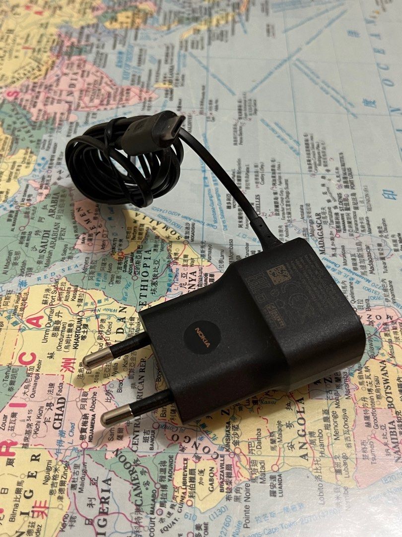 Nokia AC-18E Output DC5V Input AC100-240V, 手提電話, 電話及其他裝置配件, 充電器及電線 ...