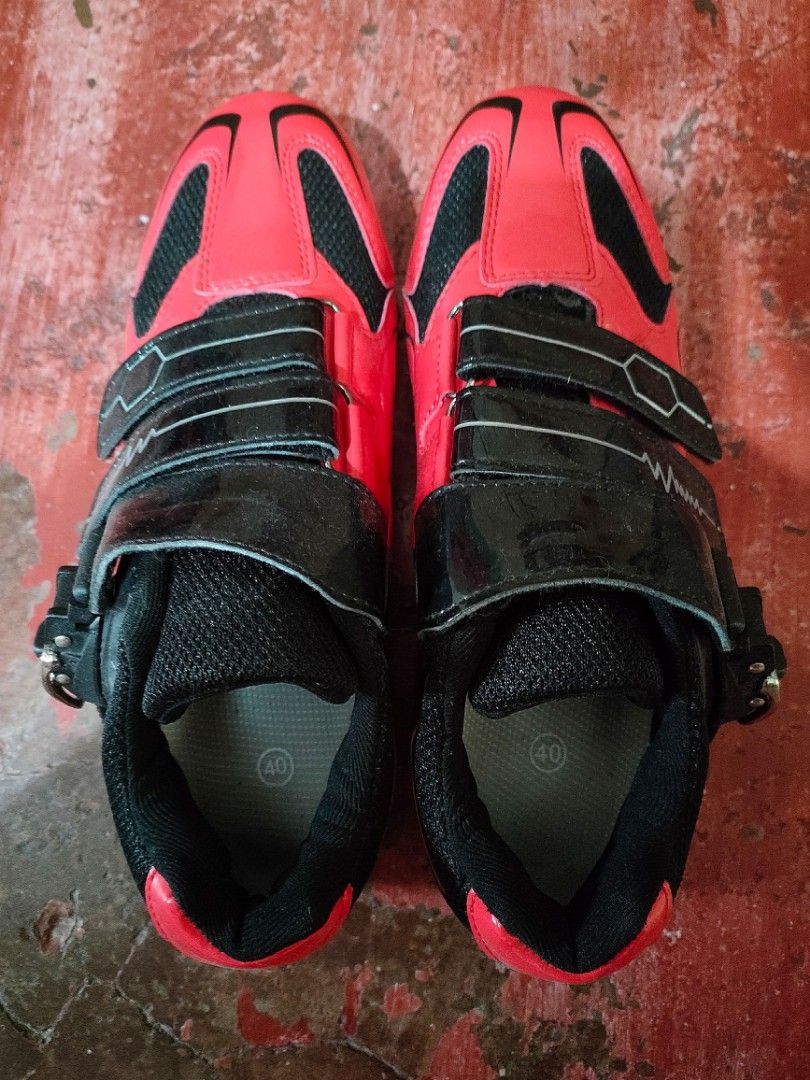 Non cleats cycling shoes (Category: Bicycles) located in Cainta. Submitted by thrifty_mama (Listing ID 1243343845, Image 1). Description: Once used only for indoor. Unisex size 40. Payment thru Gcash Shipping thru Grab.