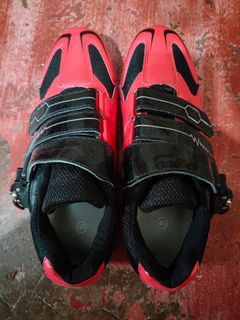 Non cleats cycling shoes