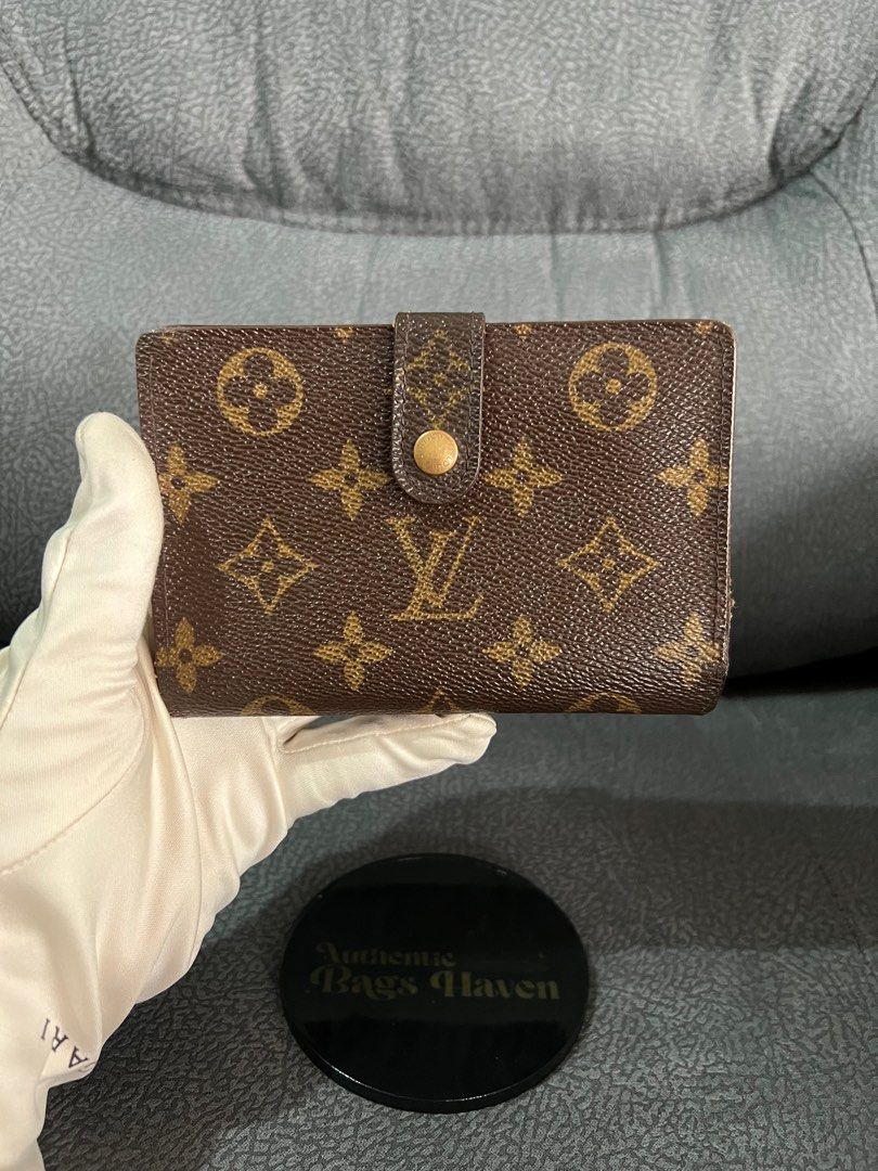 Louis Vuitton kisslock wallet, Luxury, Bags & Wallets on Carousell