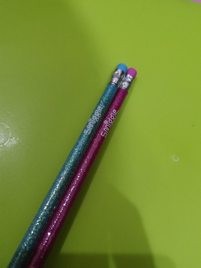 Pensil smiggle on Carousell