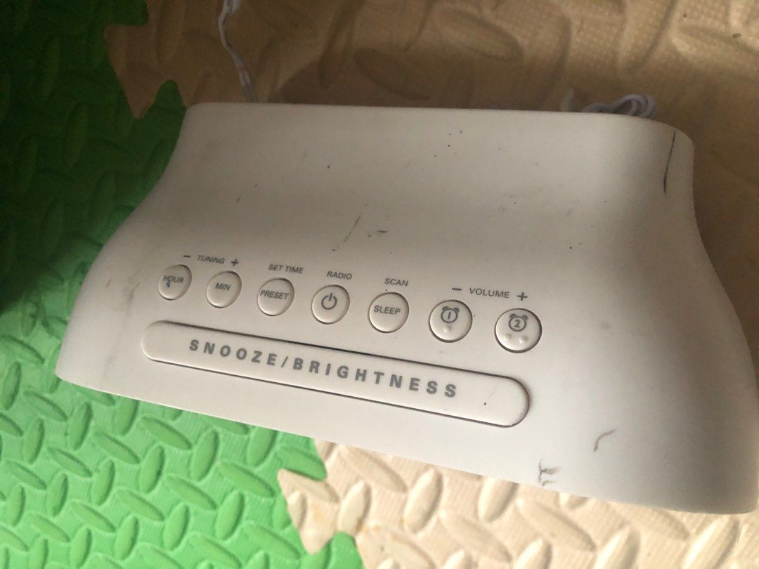 Philips AJ2000 Clock Alarm Radio, Audio, Portable Music Players on Carousell