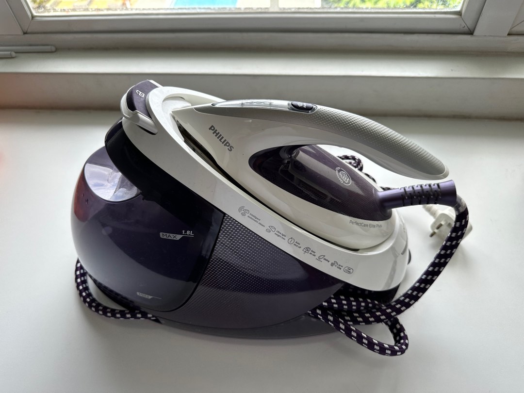 Philips PerfectCare Elite Steam Generator Iron
