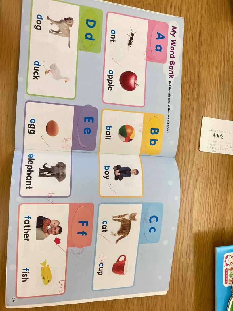 Phonics around us 1 （分類：兒童書籍）位於 Hong Kong。 由 hrcumt08898 提交（商品編號 1243360708，圖片 3）。簡介： 除左最後P28-P31有批改痕跡其他內頁無畫花。