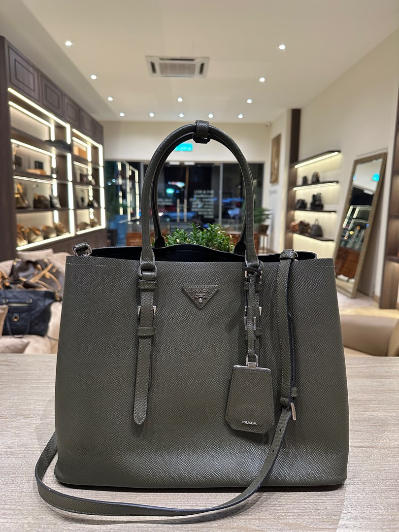 Prada Saffiano Cuir Double Large Tote Bag, Luxury, Bags & Wallets on  Carousell