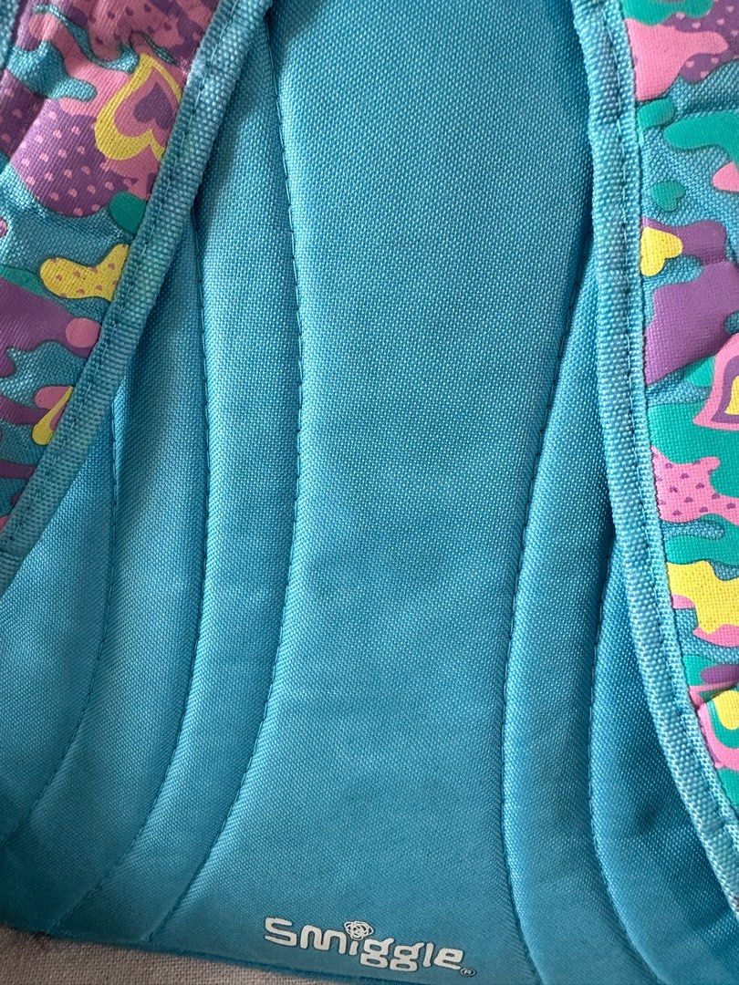 Preloved Original Smiggle Kids Backpack (Project Bag) (Category: Backpacks) located in Santa Rosa. Submitted by Busy_Momma (Listing ID 1243459816, Image 3). Description: Please check photos for flaws Interior with pen marks Bawal sa maselan.