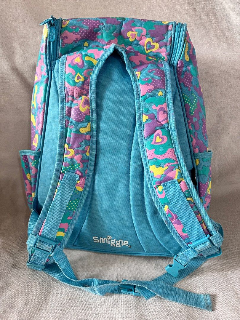 Preloved Original Smiggle Kids Backpack (Project Bag) (Category: Backpacks) located in Santa Rosa. Submitted by Busy_Momma (Listing ID 1243459816, Image 2). Description: Please check photos for flaws Interior with pen marks Bawal sa maselan.