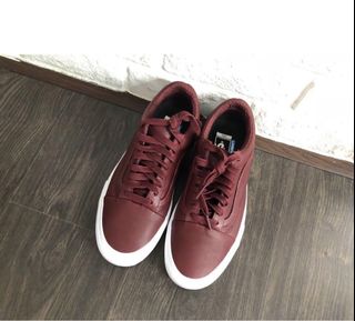 (Category: ) located in . Submitted by exsneakerhead (Listing ID 1243359225, Image 1). Description: .