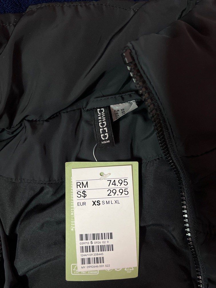 Puff Jacket (Category: Coats, Jackets and Outerwear) located in Kuala Lumpur. Submitted by f0rsy (Listing ID 1243452645, Image 2). Description: Pick-up/Postage/Lalamove Can nego, still have price tag on..