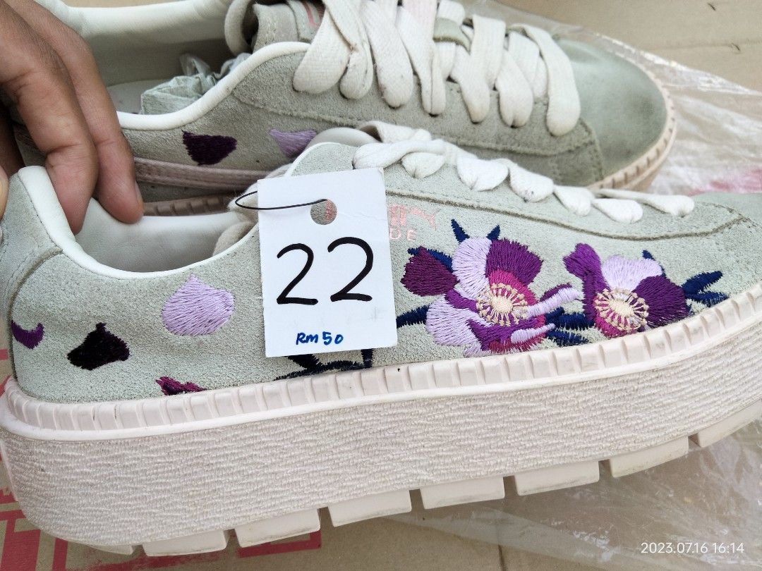 Puma suede sale platform trace flowery