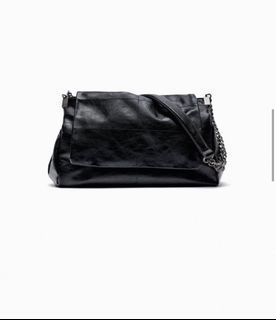 BN ZARA Minimalist Shoulder Bag with Flap (Black)