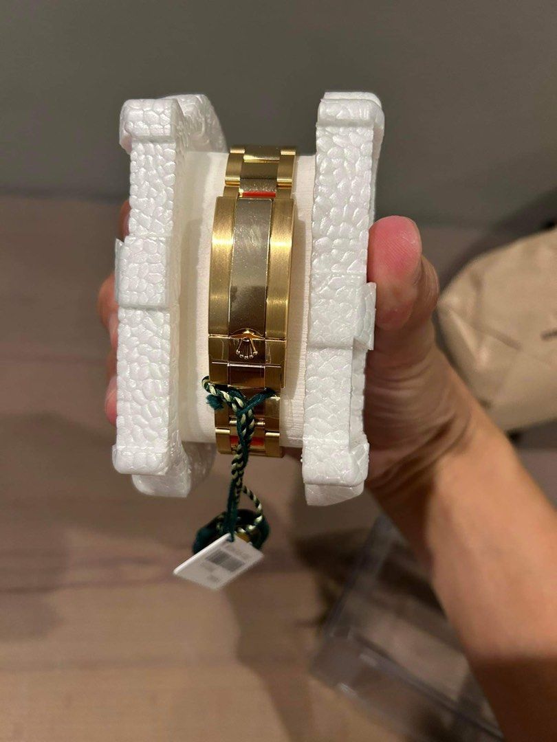 Rolex Submariner Bluesy Solid Gold (Category: Luxury Watches) located in Manila. Submitted by donijosemiguel (Listing ID 1243475947, Image 2). Description: Rolex Submariner Bluesy Solid Gold Card dated May 2023 Brand new. Complete set, 10/10 condition Asking: ₱2,500,000 NOW FOR ONLY 2.2m php!.