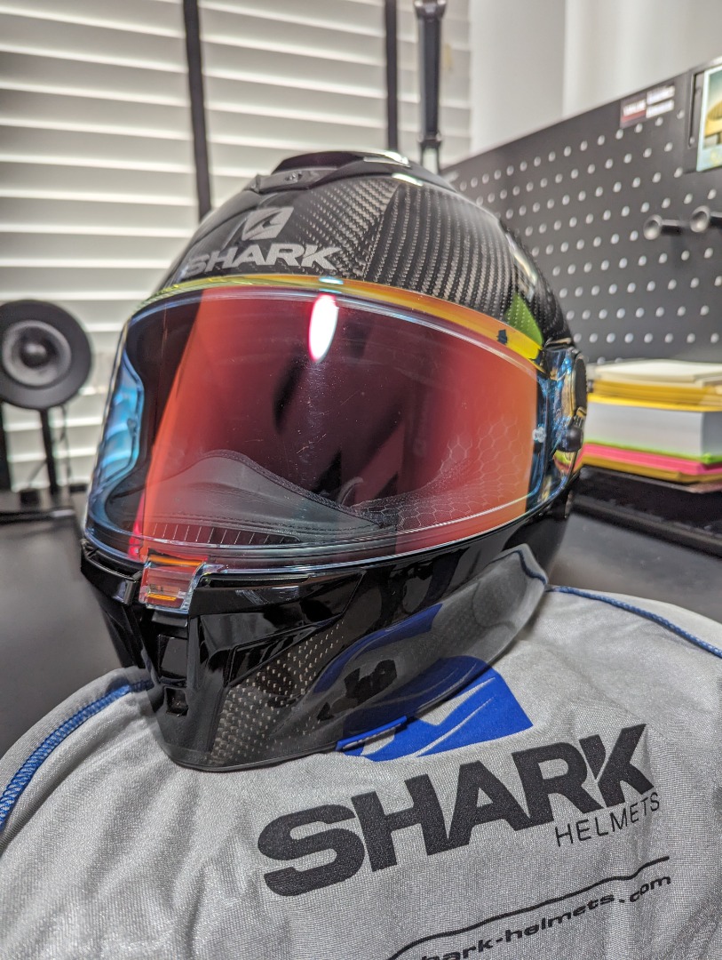 Shark spartan gt carbon skin on sale