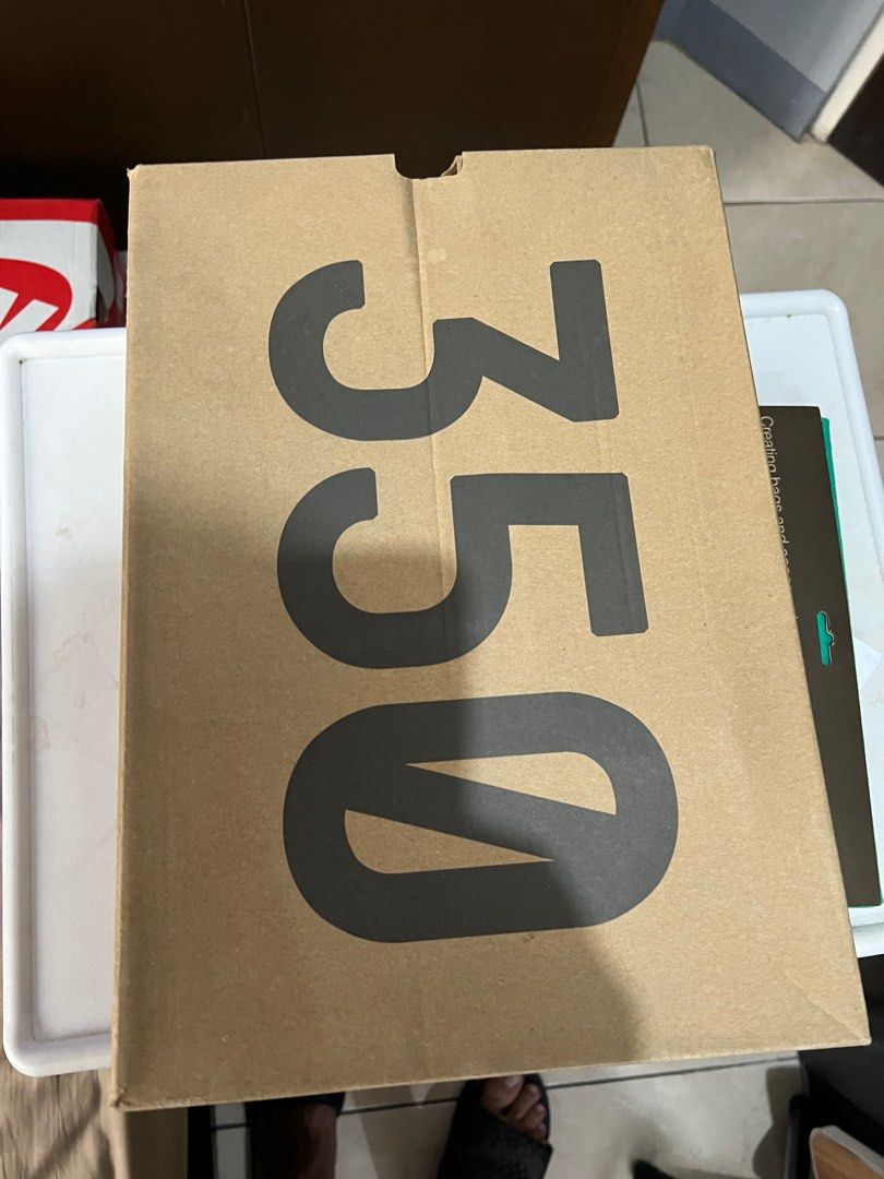 Size 12.5 ADIDAS YEEZY BOOST 350 V2. 9 10 condition. Brand New