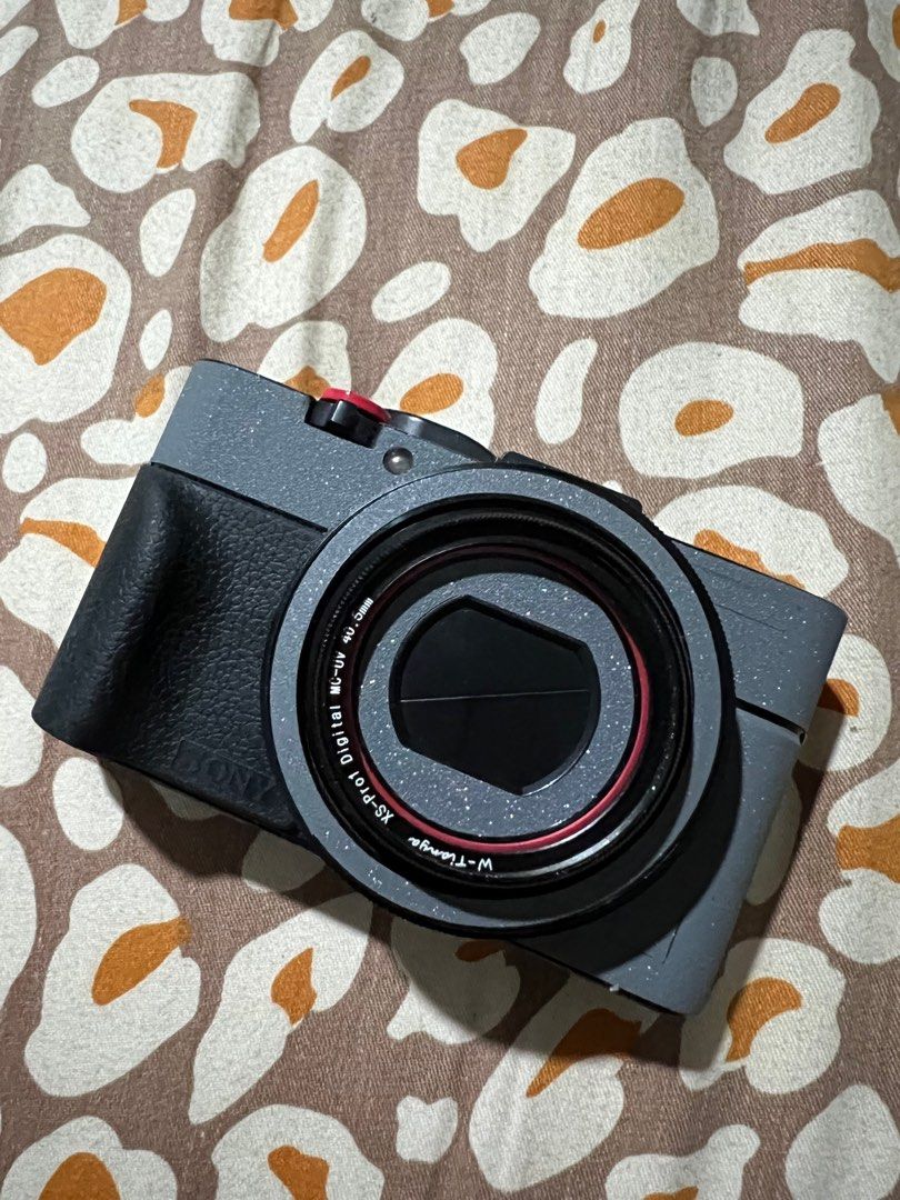 Sony RX100 M2, Photography, Cameras on Carousell