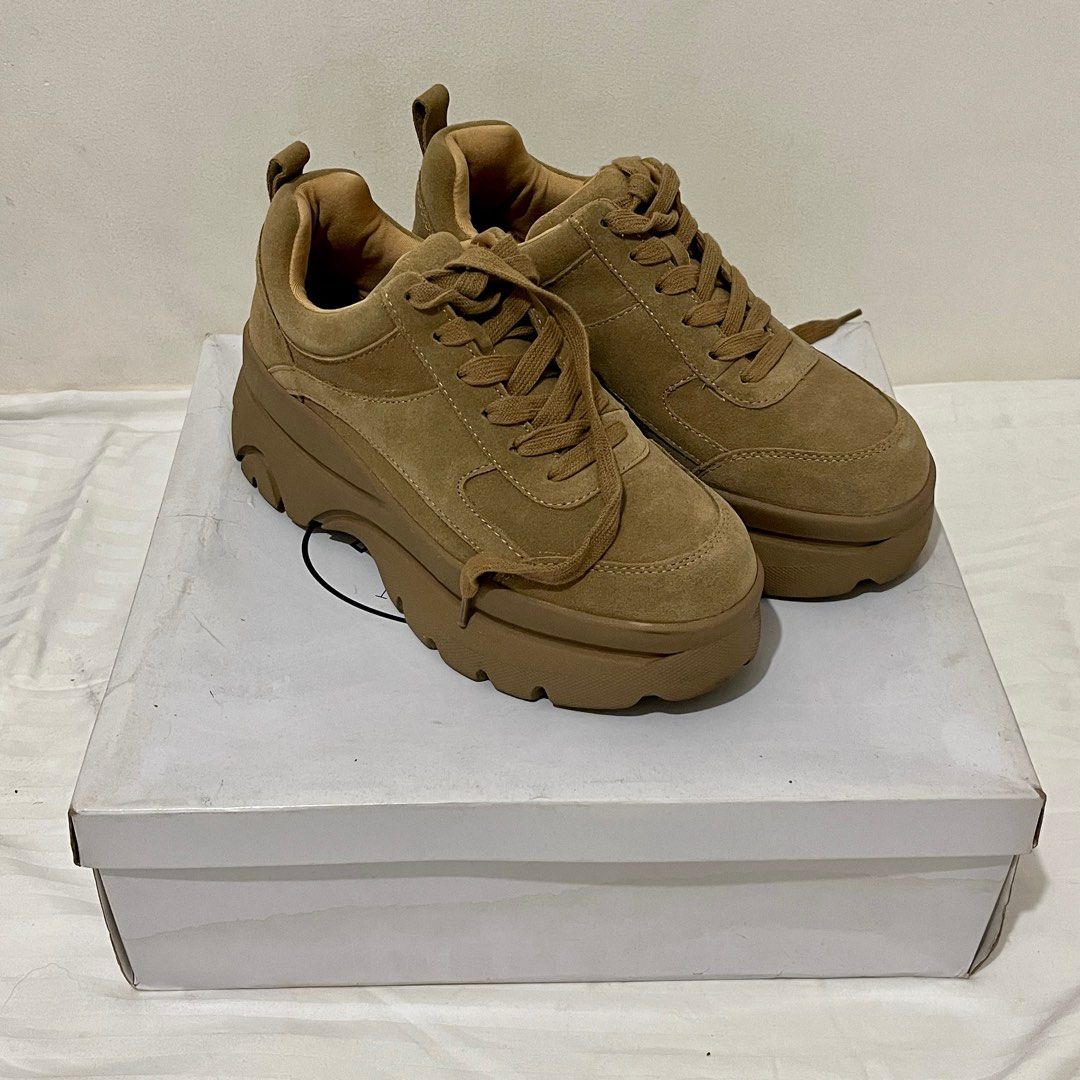Steve Madden Hansel Low Top Sneaker in Tan Suede