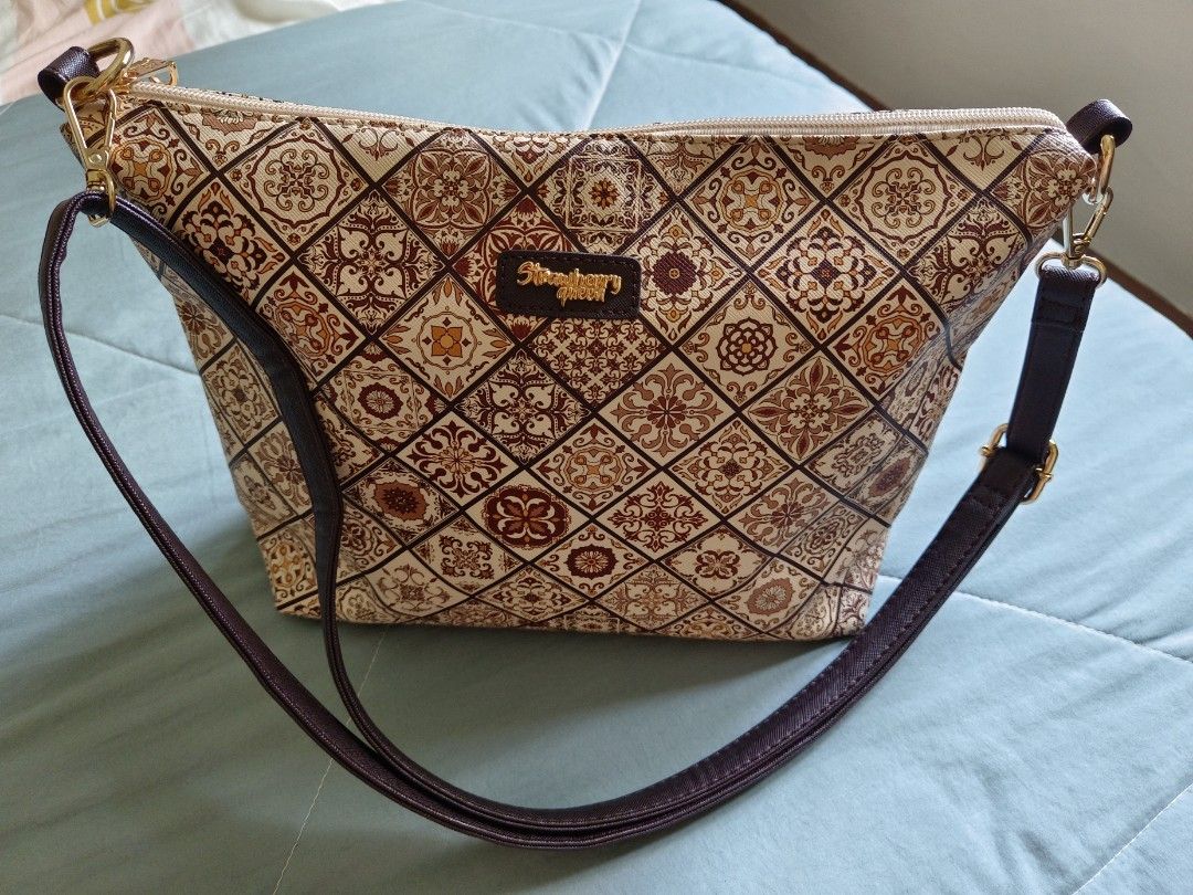 Strawberry queen online bag