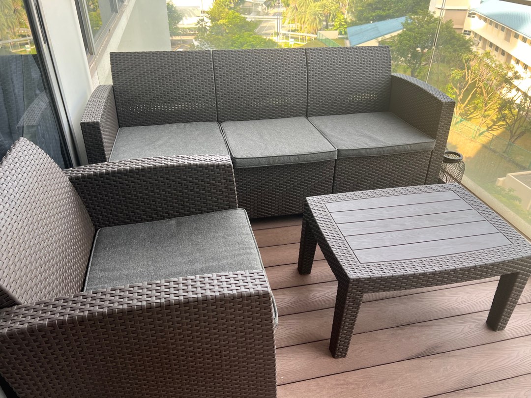 Super comfy outdoor sofa and coffee table set, Furniture & Home Living