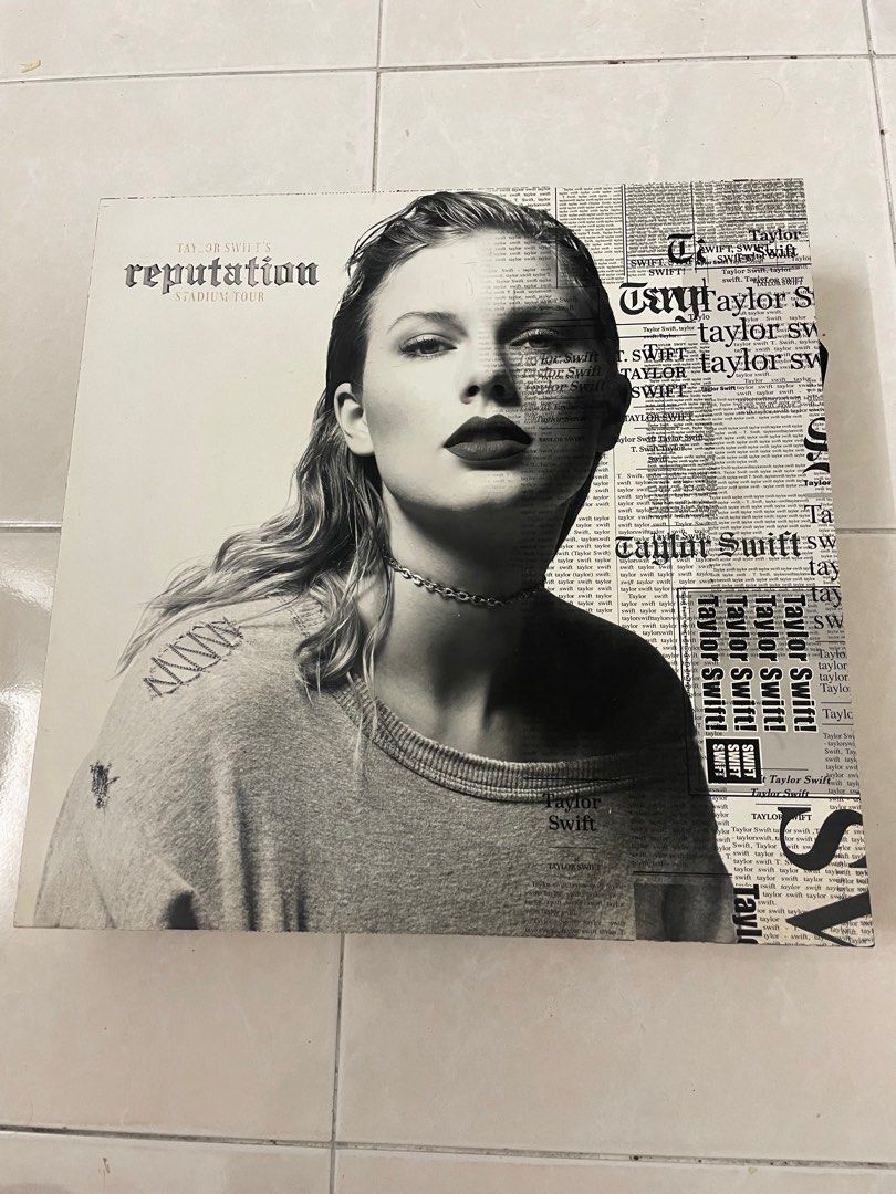 テイラー・スウィフト reputation tour直筆サイン - 本