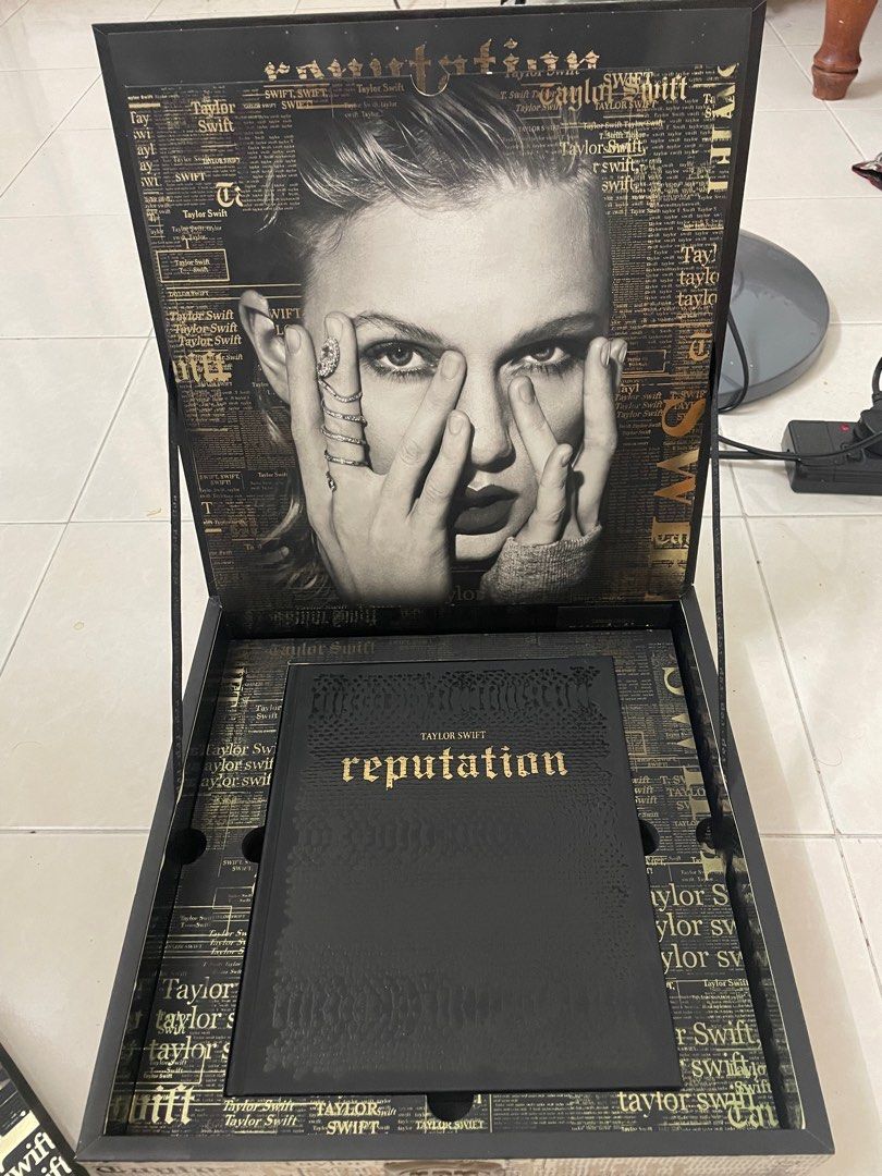 Taylor Swift Vip Box Reputation Stadium Tour Perth, Hobbies & Toys,  Collectibles & Memorabilia, Fan Merchandise On Carousell