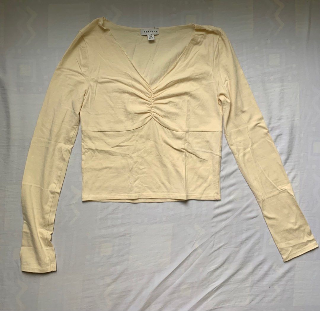 Top shop longsleeve blouse (Category: Blouses) located in Dumaguete. Submitted by soflow (Listing ID 1243299384, Image 1). Description: Size medium, fits US 6/8 New and only worn to fit it out. Was a gift but doesn't fit me well Can ship through LBC Message for more details ❤️.