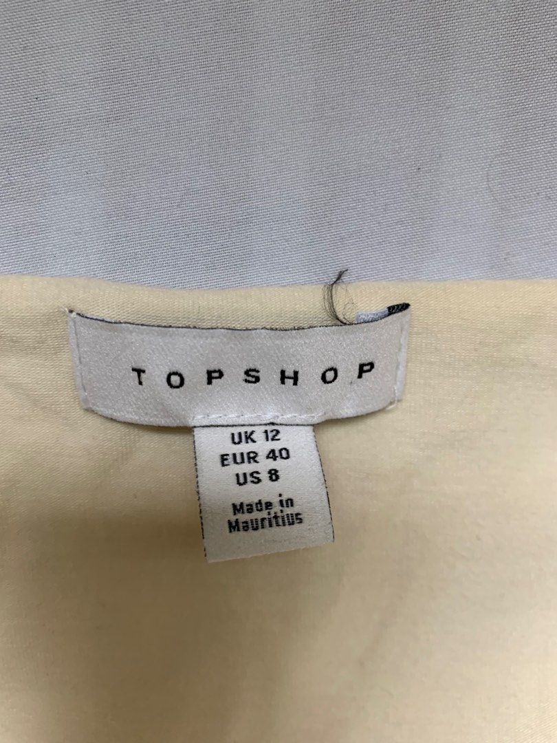 Top shop longsleeve blouse (Category: Blouses) located in Dumaguete. Submitted by soflow (Listing ID 1243299384, Image 2). Description: Size medium, fits US 6/8 New and only worn to fit it out. Was a gift but doesn't fit me well Can ship through LBC Message for more details ❤️.
