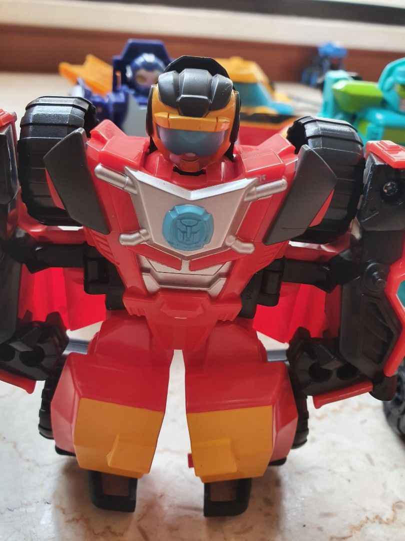 Transformers (Category: Action & Battle Toys) located in Singapore. Submitted by dualmp (Listing ID 1243328075, Image 5). Description: suitable for 3 to 5 years. 1 full set plus 1 separate car. seldom play. good and clean condition. self pick up at jurong east condo.