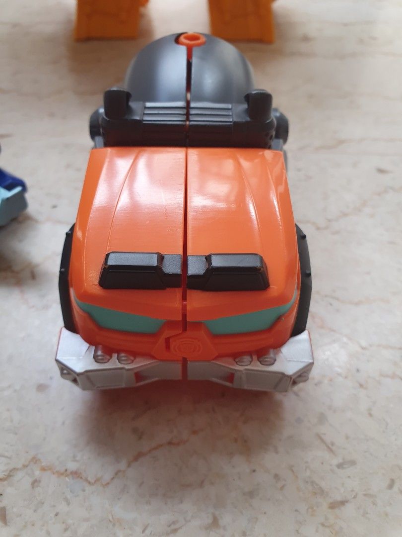 Transformers (Category: Action & Battle Toys) located in Singapore. Submitted by dualmp (Listing ID 1243328075, Image 3). Description: suitable for 3 to 5 years. 1 full set plus 1 separate car. seldom play. good and clean condition. self pick up at jurong east condo.