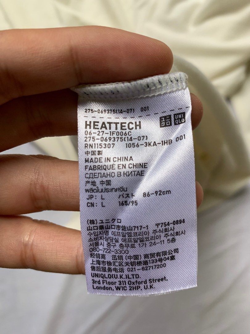 UNIQLO Heattech Turtleneck Longsleeve (Category: Longsleeves) located in Dumaguete. Submitted by soflow (Listing ID 1243300508, Image 2). Description: Like new condition. Ship through Lbc L on tag but runs smaller and fits M.