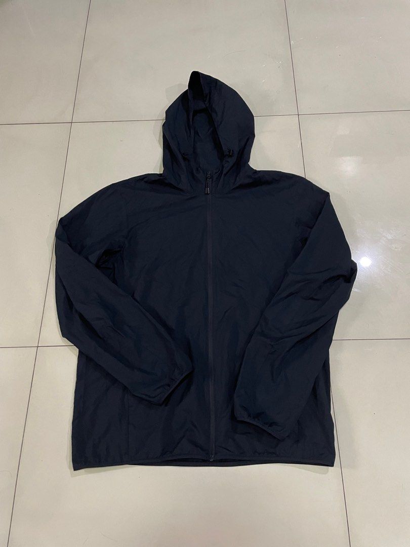 UNIQLO Windbreaker jacket (navy blue) on Carousell