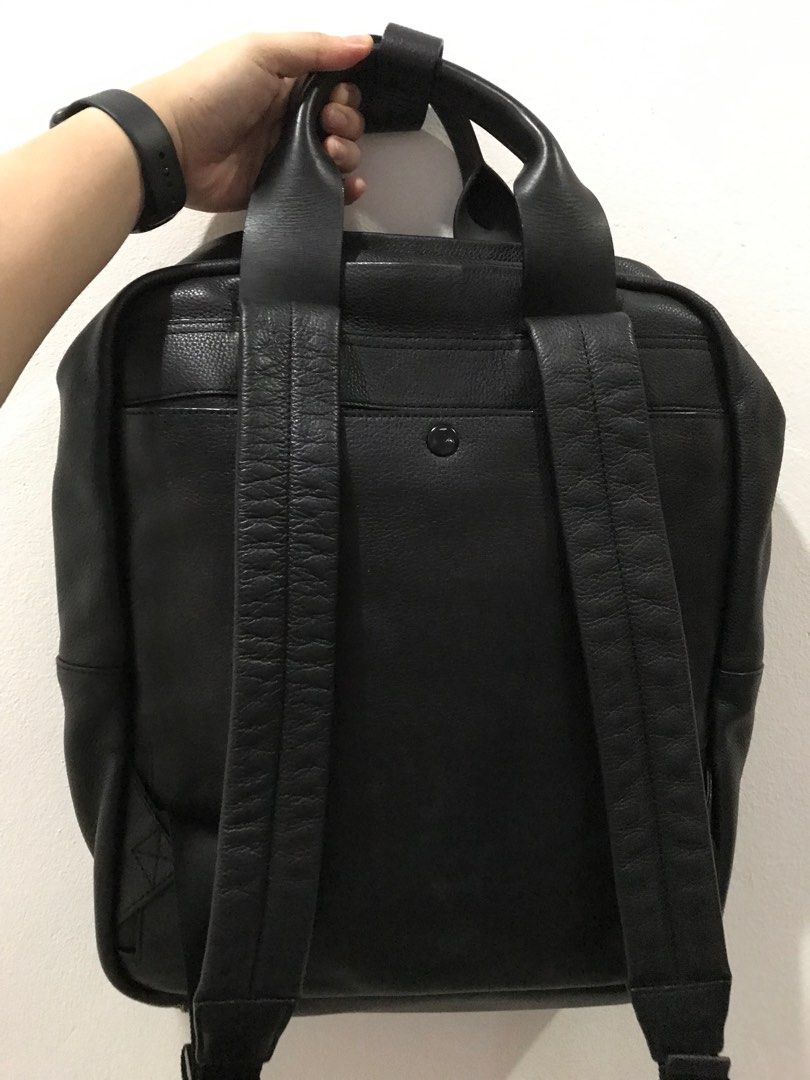 Cos grained leather new arrivals backpack