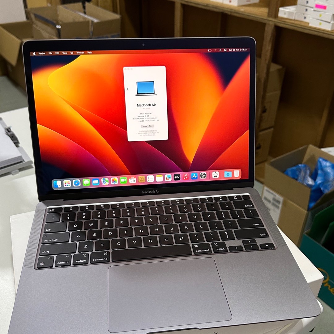 Used Macbook Air M1 2020 (8/256GB), Computers & Tech, Laptops