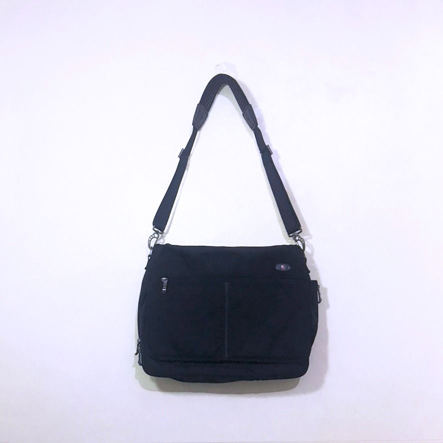 Swiss army store laptop messenger bag