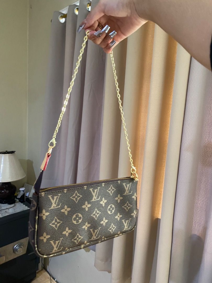LOUIS VUITTON Vintage Pochette Accessoires (Gold Chain Strap), Luxury, Bags  & Wallets on Carousell